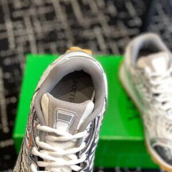 Bottega Veneta Metallic Silver Lace-Up Sneakers with Gum Sole - Picture 4 of 8